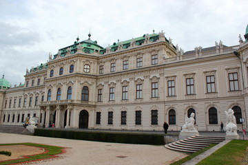 Fototapeta na wymiar Außenansicht von Schloss Belvedere in Wien