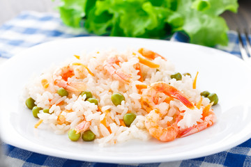 Rice with shrimps and peas