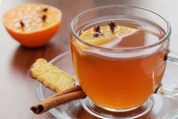 Früchtetee, Orange mit Gewürznelken
