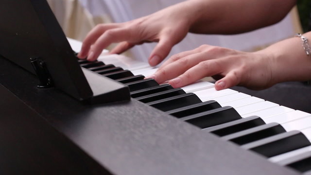 Musician play on clavier
