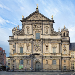 Fototapeta na wymiar Kościół św Karola Boromeusza w Antwerpii, w Belgii
