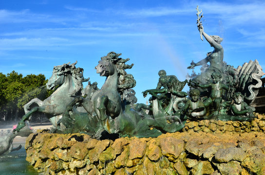 Bordeaux fontaine des quiconces