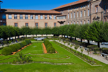 Obraz premium Old Hotel Garden, Toulouse France