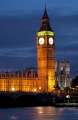 Fototapeta na wymiar Big Ben clock tower and house of parliament in london at night