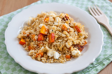 Couscous Salat mit Hokkaido Kürbis und Feta Käse