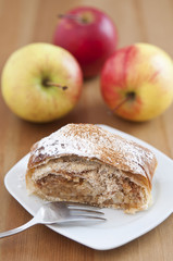 Apfelstrudel