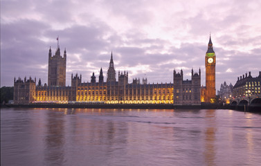Obraz na płótnie Canvas Houses of Parliament and Big Ben at sunset, London, England