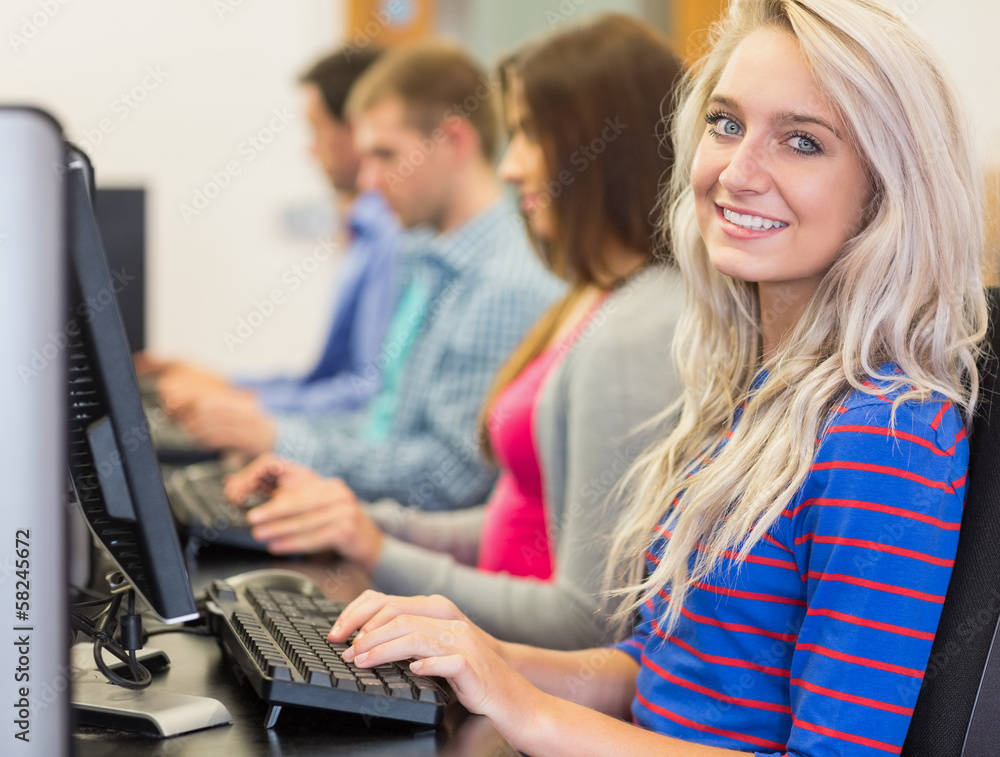 Aufkleber Students using computers in the computer room