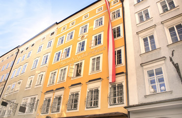 Fototapeta na wymiar Słynny Dom którym urodził się Mozart, Salzburg