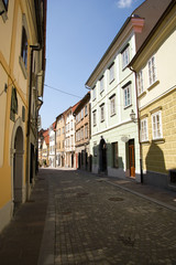 Fototapeta na wymiar Gasse in der Altstadt Lublanie