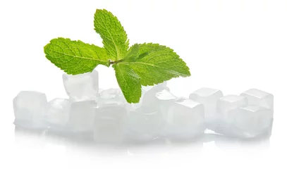 Fototapeten Eis für Cocktails und die grünen Minzblätter © laboko