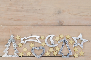 weihnachtsdekoration auf holz