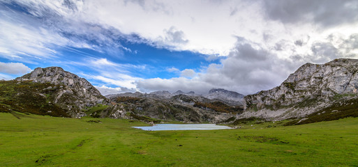 Naklejka premium Ercina lake surrounded by the peaks of Europe in Asturias, Spain