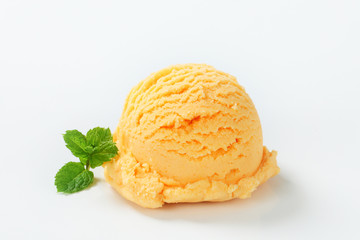 Apricot ice cream
