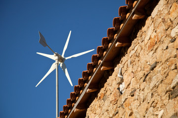 L'éolienne blanche