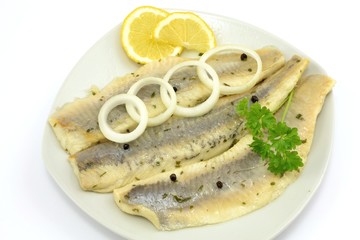 śledzie marynowane w oleju