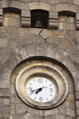 Fototapeta na wymiar Stary zegar na wieży