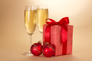 Glasses with champagne, christmas gift