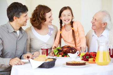 Obraz na płótnie Canvas Family at Thanksgiving table