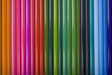 Obraz premium Close-up of colored pencils in a row
