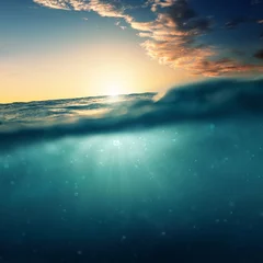 Zelfklevend Fotobehang Onderwater zonsondergang © lassedesignen