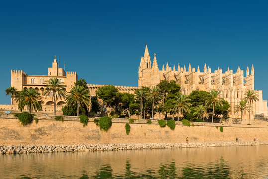Palau de l&acute;Almudaina - Kathedrale La Seu - Palma de Mallorca