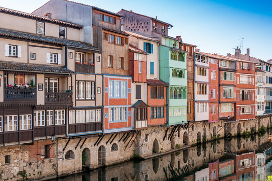 Ville de Castres sur le Tarn et dans le d&eacute;partement du Tarn, en Occitanie, France