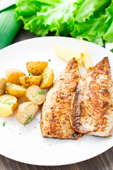 Fried mackerel with baked potato