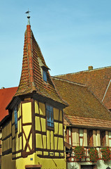 Obraz premium Alsazia, il villaggio Eguisheim - case tradizionali