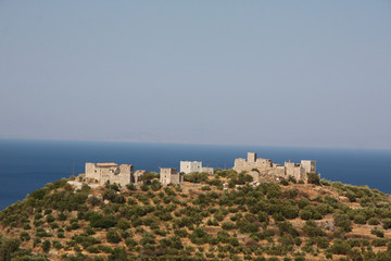 Fototapeta premium Grèce - Péloponnèse, Magne - la colline aux tours
