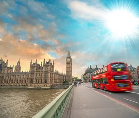 Foto op Plexiglas Double Decker red bus crossing Westminster Bridge. Big Ben and r © jovannig