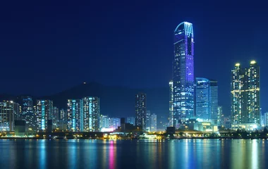 Zelfklevend Fotobehang Hong Kong city at night © leungchopan
