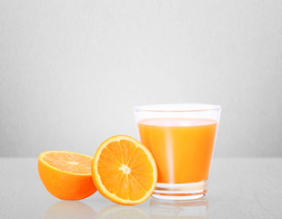 Orange juice and slices