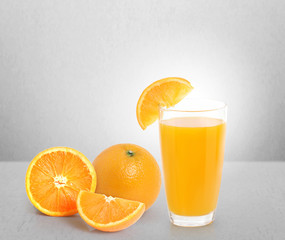 Orange juice and slices