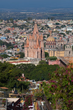 La Parroquia (Church of St. Michael the Archangel) and the Templ