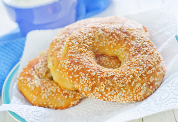 bagels with sesame