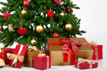 Fototapeta na wymiar Christmas tree and a lot of presents