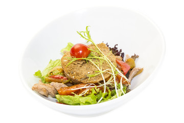 Warm salad of beef and vegetables in a restaurant