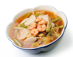 hot and sour curry with tamarind sauce, shrimp and vegetables (k