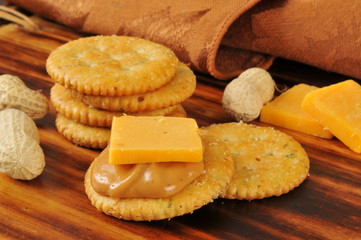 Crackers iwth peanut butter and cheese