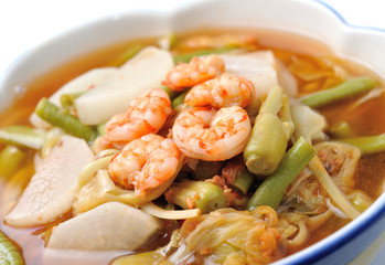 hot and sour curry with tamarind sauce, shrimp and vegetables (k