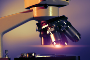 Research microscope
