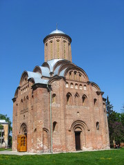 Fototapeta na wymiar Pyatnitskaya church in Chernigov