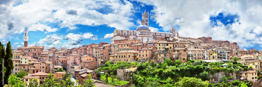 Wall mural Panoramic view of the medieval city of Siena, Tuscany, Italy