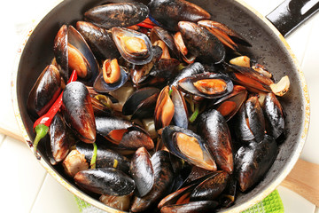 Steamed mussels