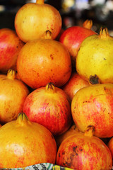 Fototapeta na wymiar Pomegranate fruit in the market