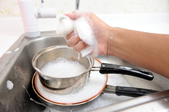 dishes washing