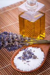 badesalz und pflege öl mit lavendel wellness spa