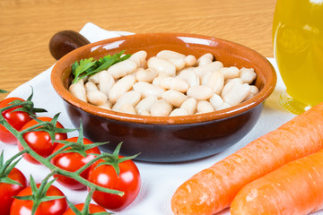 Piatto di fagioli con verdure