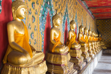 buddha statues wat arun bangkok thailand